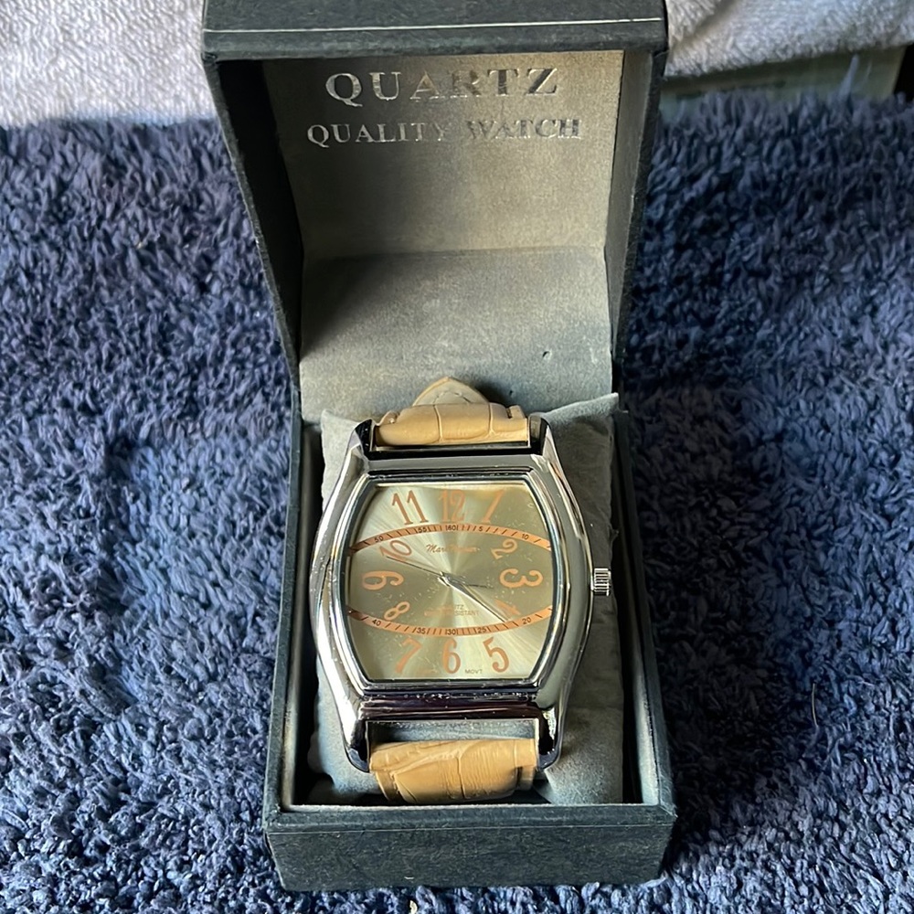 Mask Naimer watch